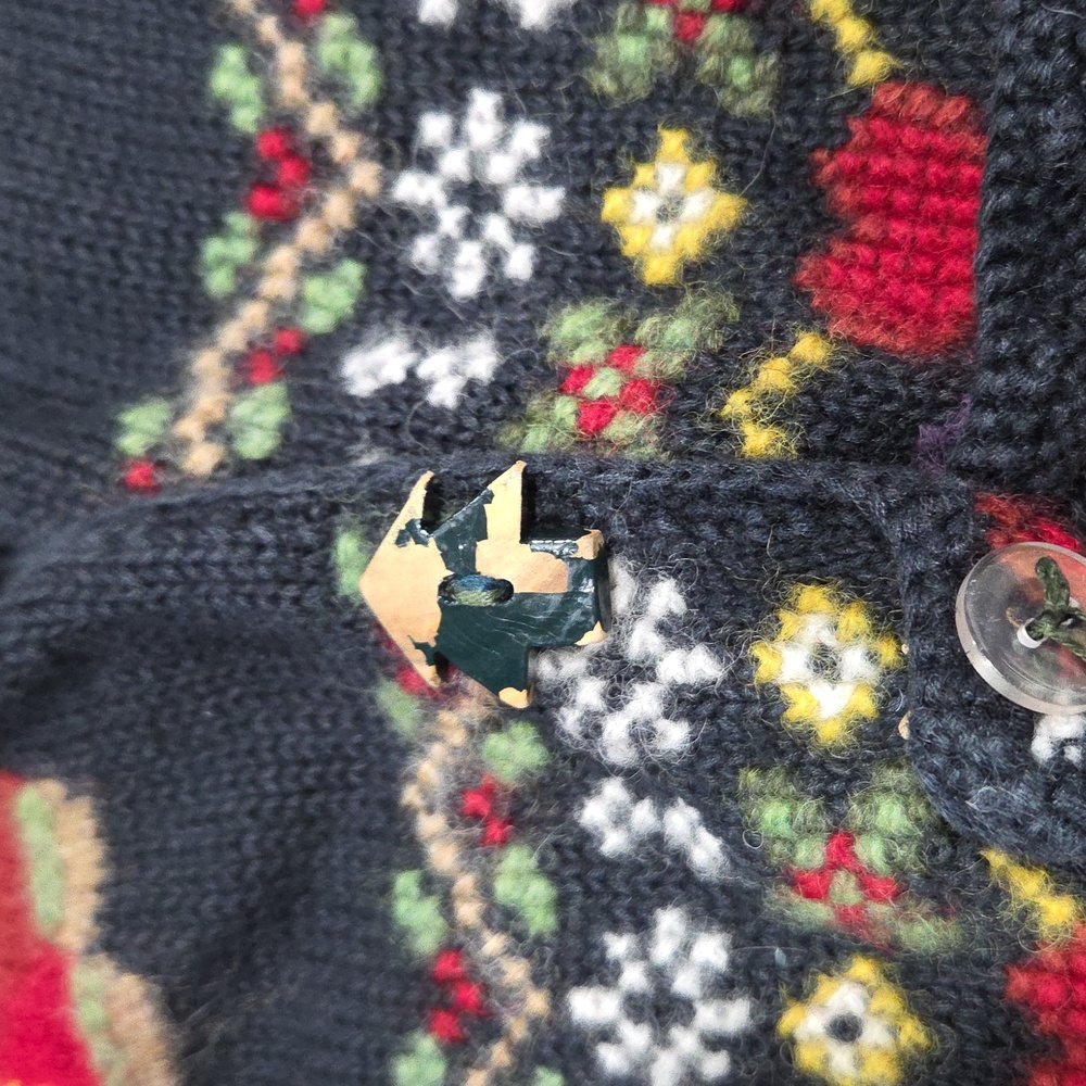 Festive Northern Isles Santa Claus Black Sweater - Picture 4 of 10